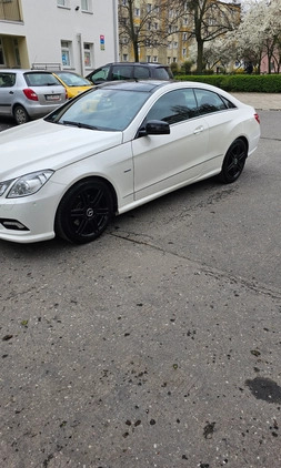 Mercedes-Benz Klasa E cena 56900 przebieg: 204000, rok produkcji 2010 z Gdańsk małe 232